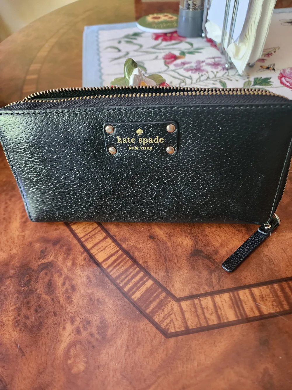 🖤Kate Spade Wallet & AMINNAH Sunkissed Vitamin C Serum Bundle